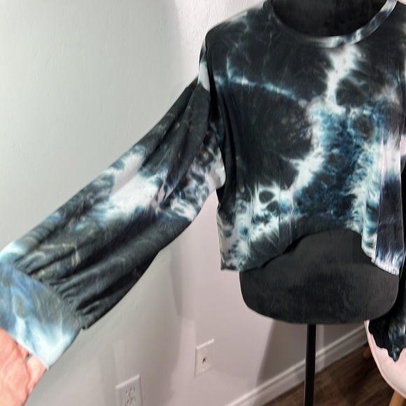 J for Justify Long sleeve tie dyed crop top size 2X - Picture 2 of 6